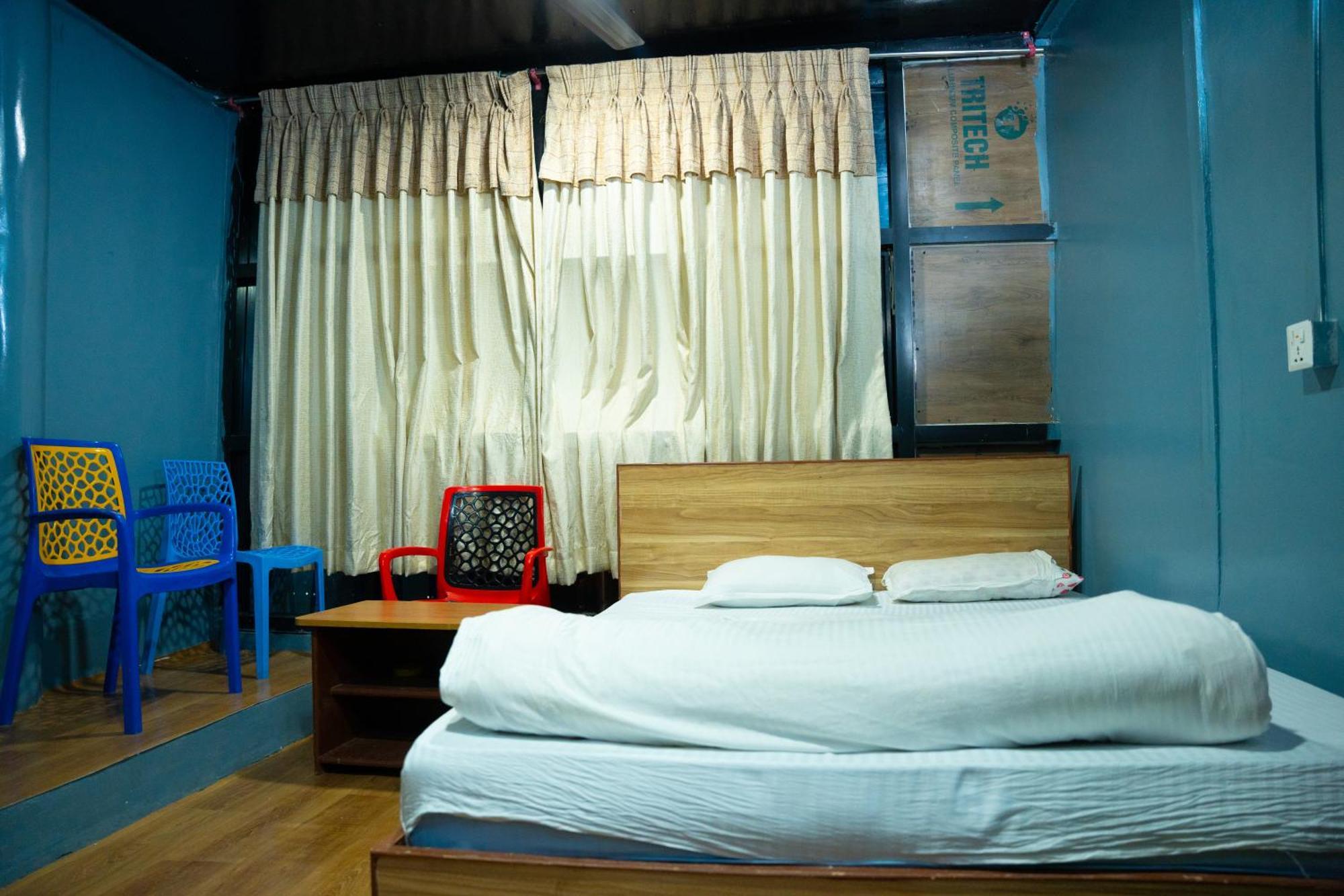 Universal Hotel & Lodge - Gorkha Exterior photo