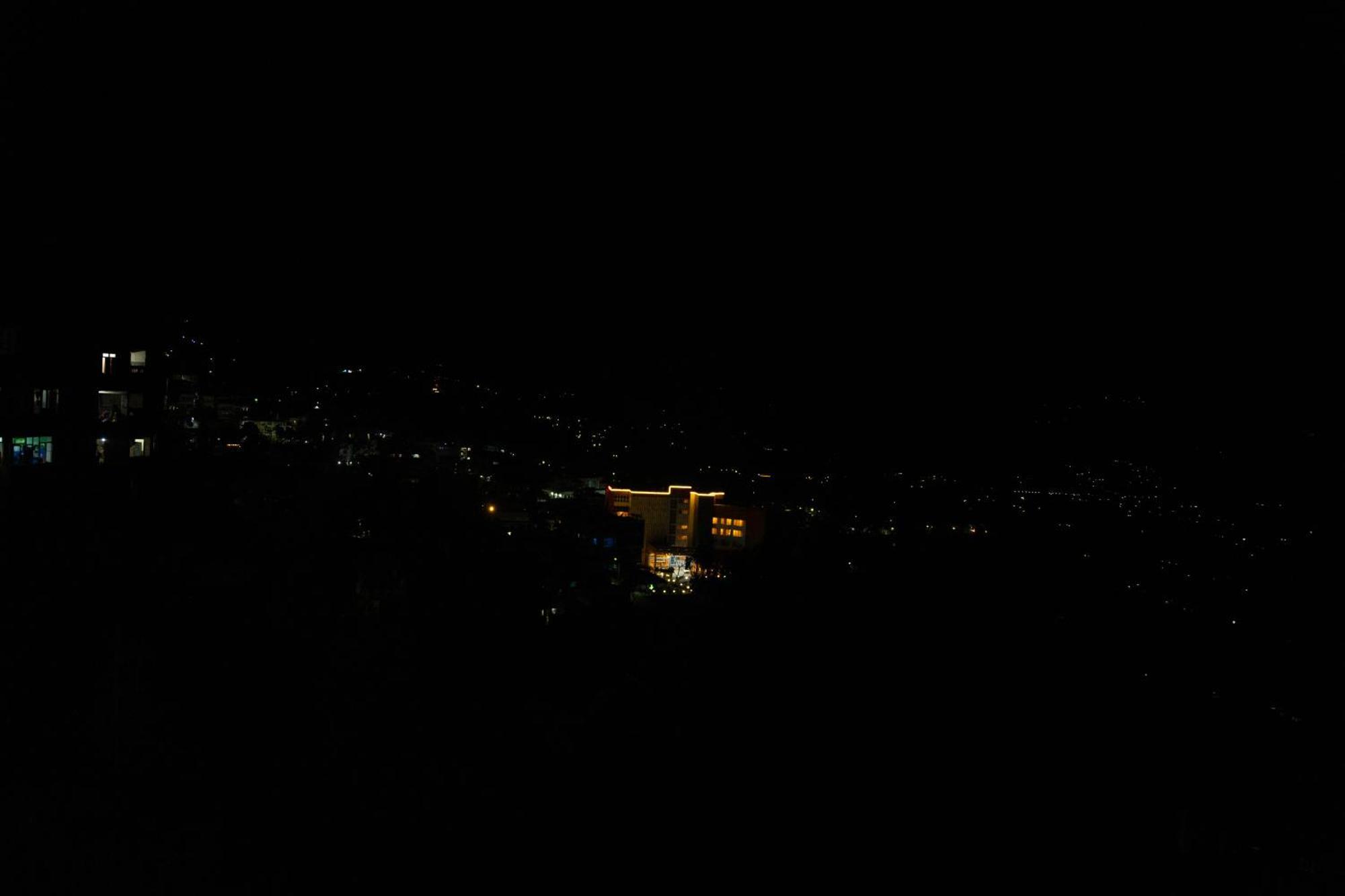 Universal Hotel & Lodge - Gorkha Exterior photo